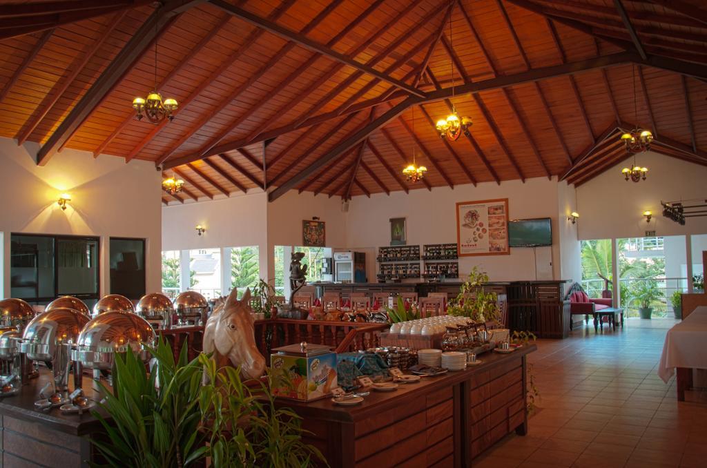 Senani Hotel Kandy Bagian luar foto