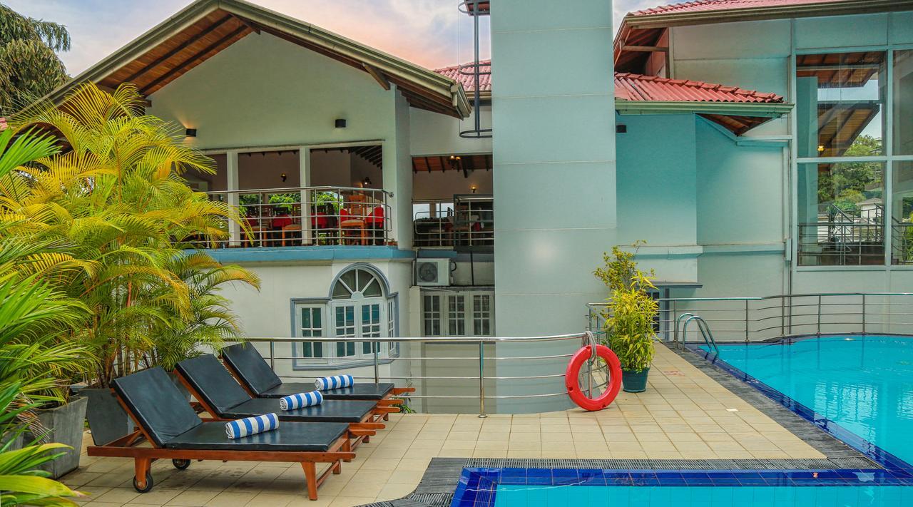 Senani Hotel Kandy Bagian luar foto