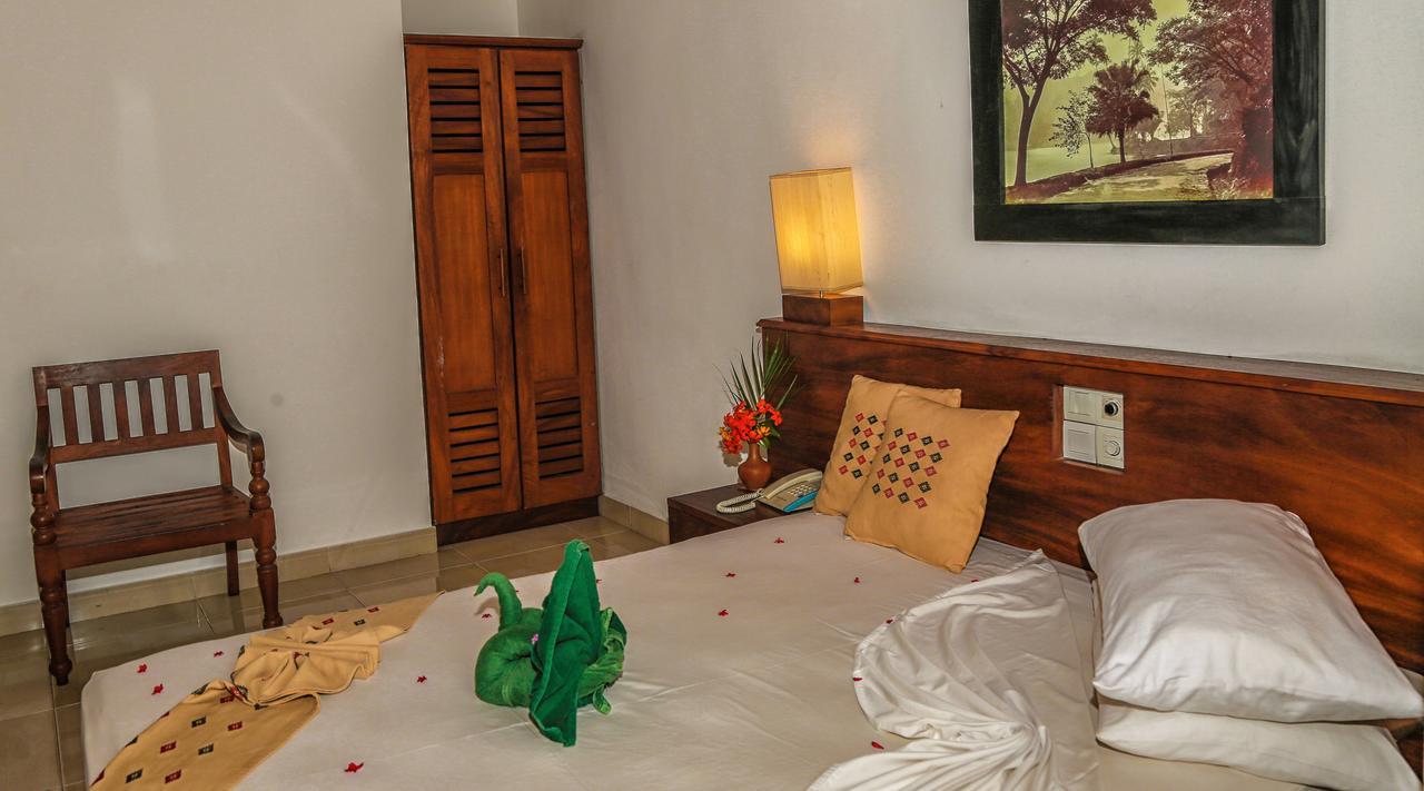 Senani Hotel Kandy Bagian luar foto