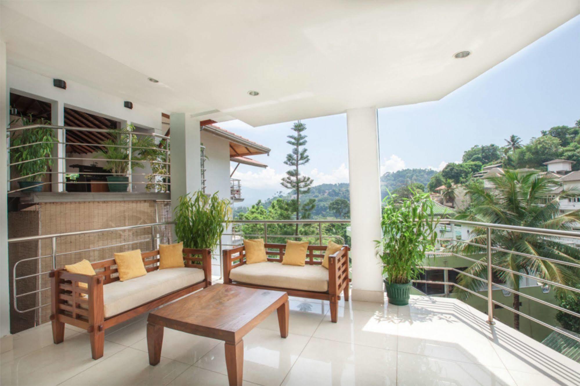 Senani Hotel Kandy Bagian luar foto