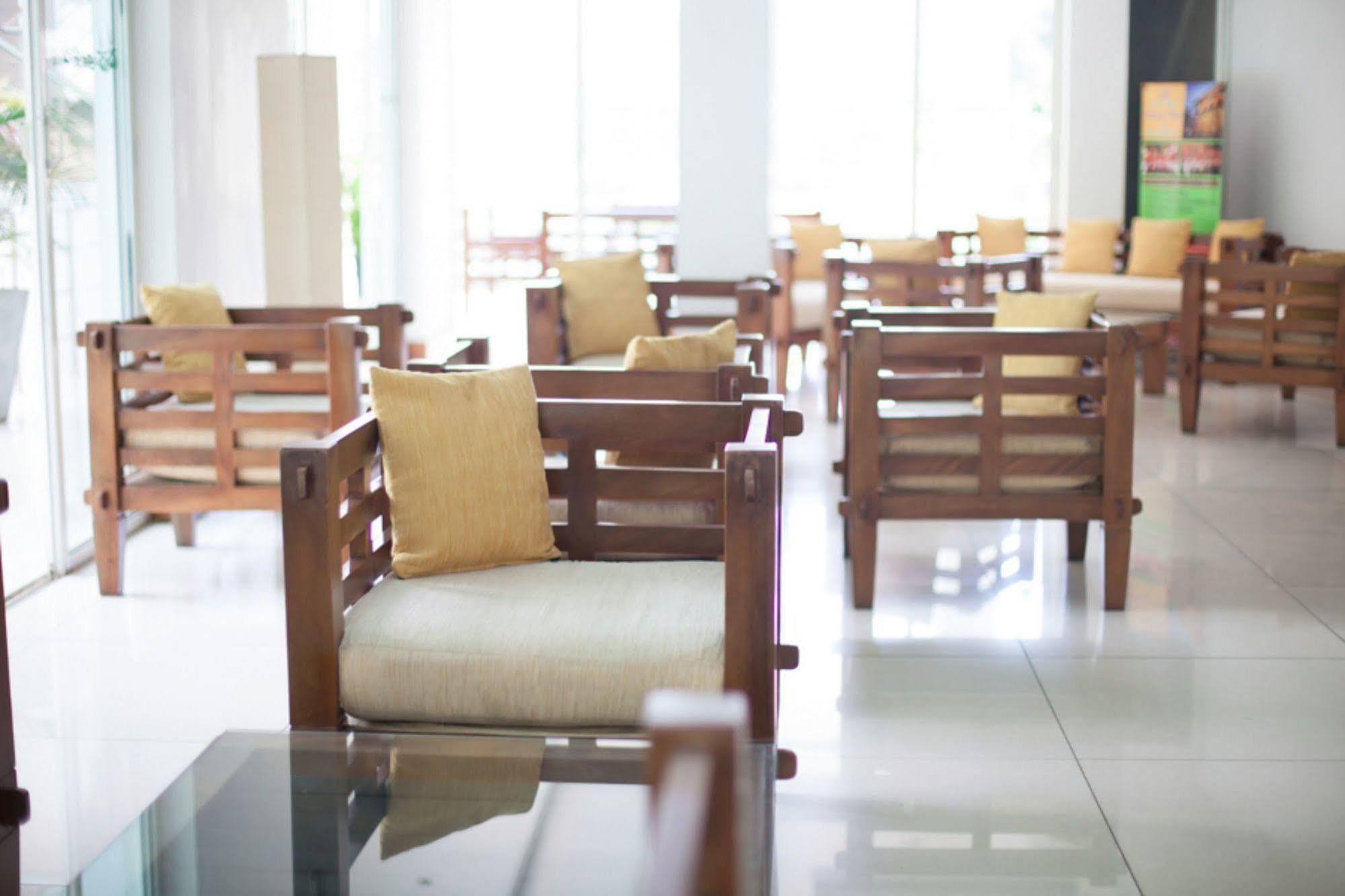 Senani Hotel Kandy Bagian luar foto