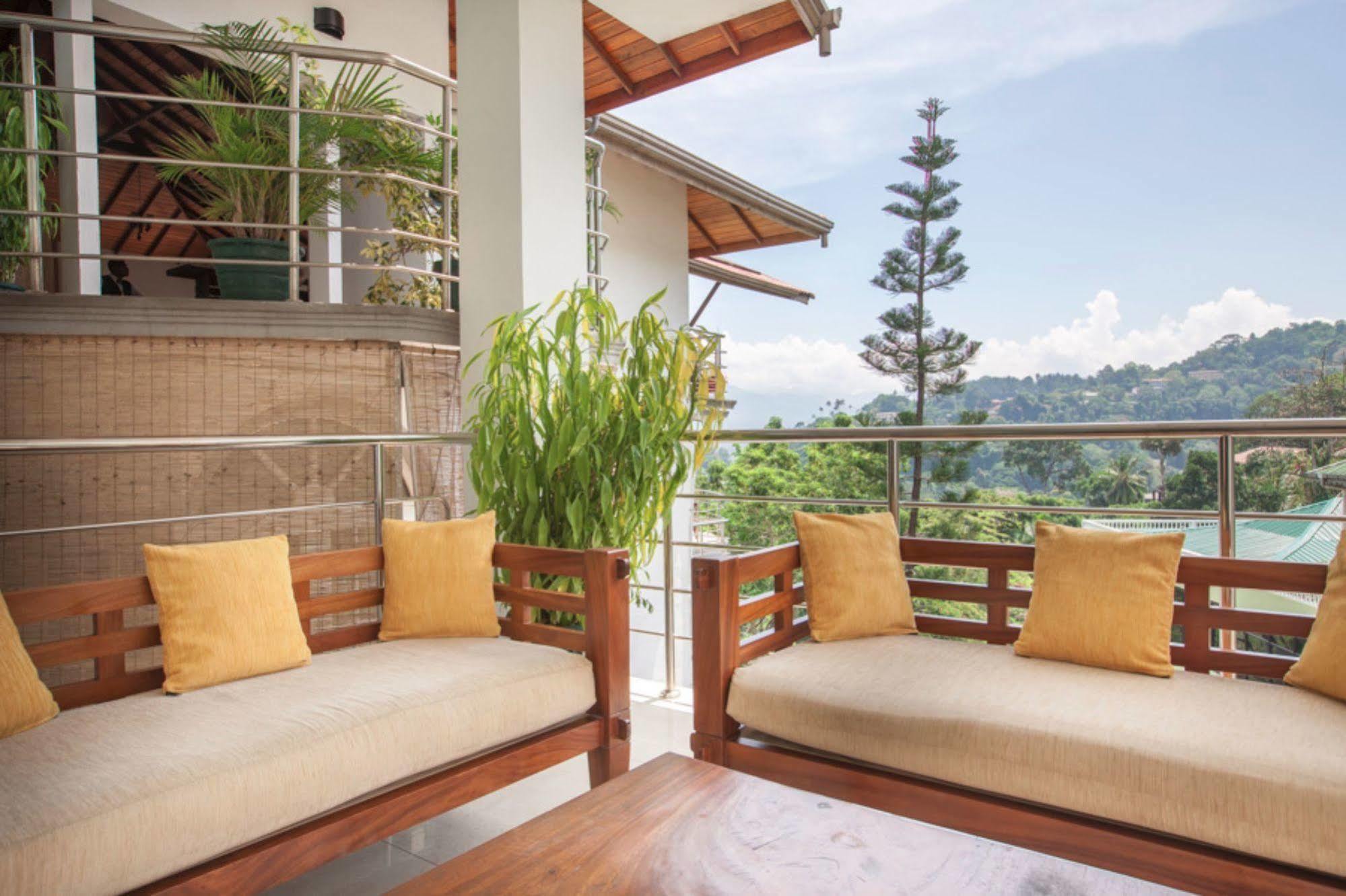 Senani Hotel Kandy Bagian luar foto